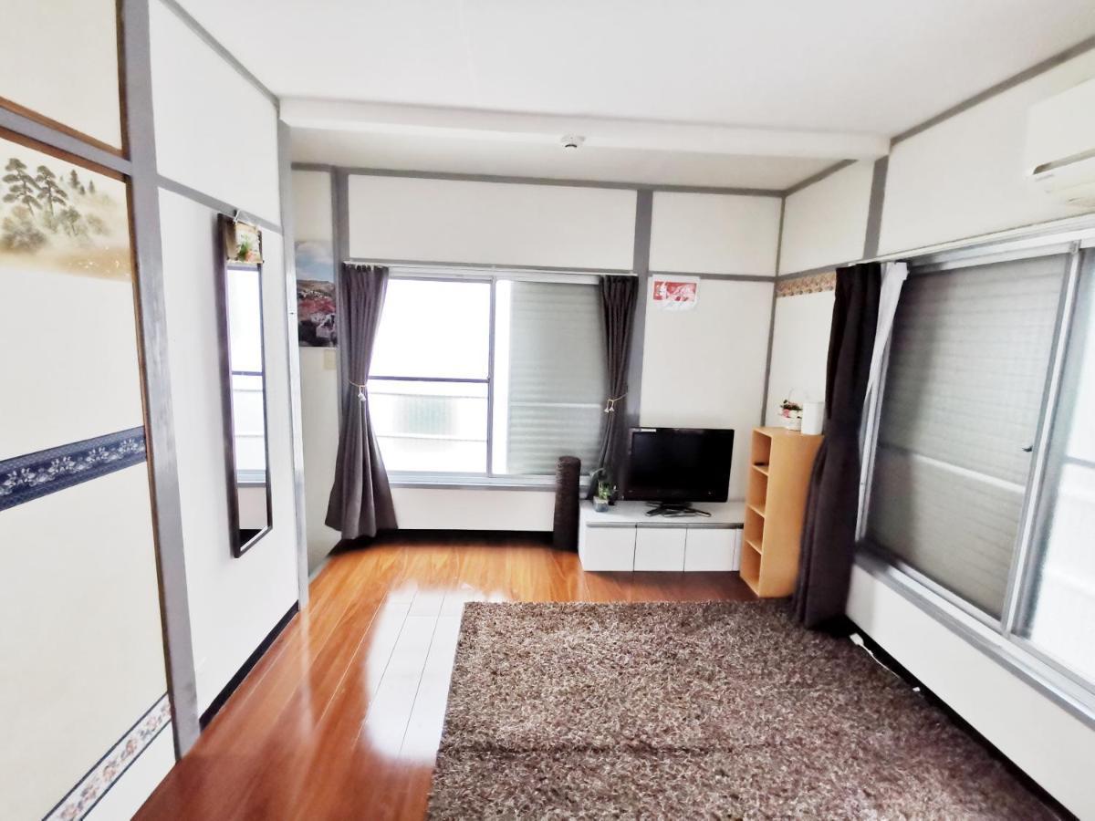 White House * Tokio